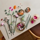 Конструктор LEGO Botanicals Милий рожевий букет квітів 749 деталей (10342) - Pampik - 9