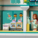 Конструктор LEGO Friends Лікарня в Хартлейк-Сіті 1045 деталей (42621) - Pampik - 3